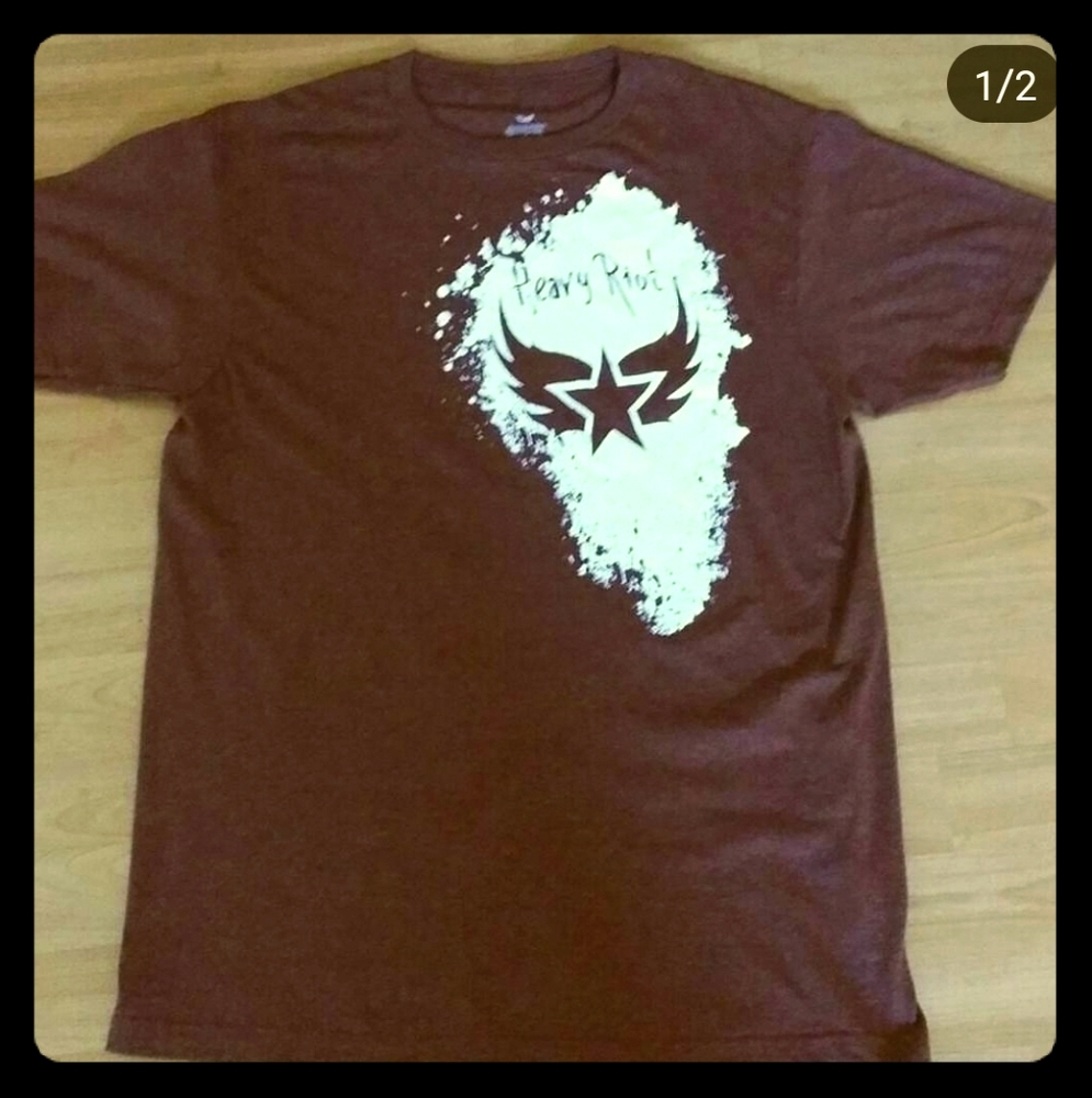 Heavy Riot men's tee